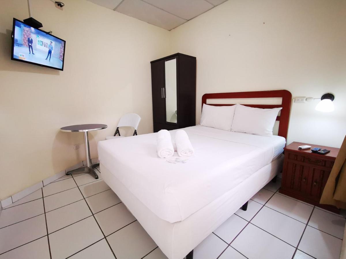 סאן סלבדור Hotel Armonia Hostal מראה חיצוני תמונה
