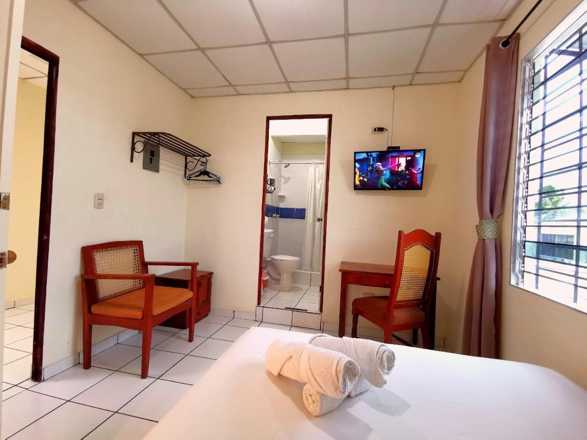סאן סלבדור Hotel Armonia Hostal מראה חיצוני תמונה