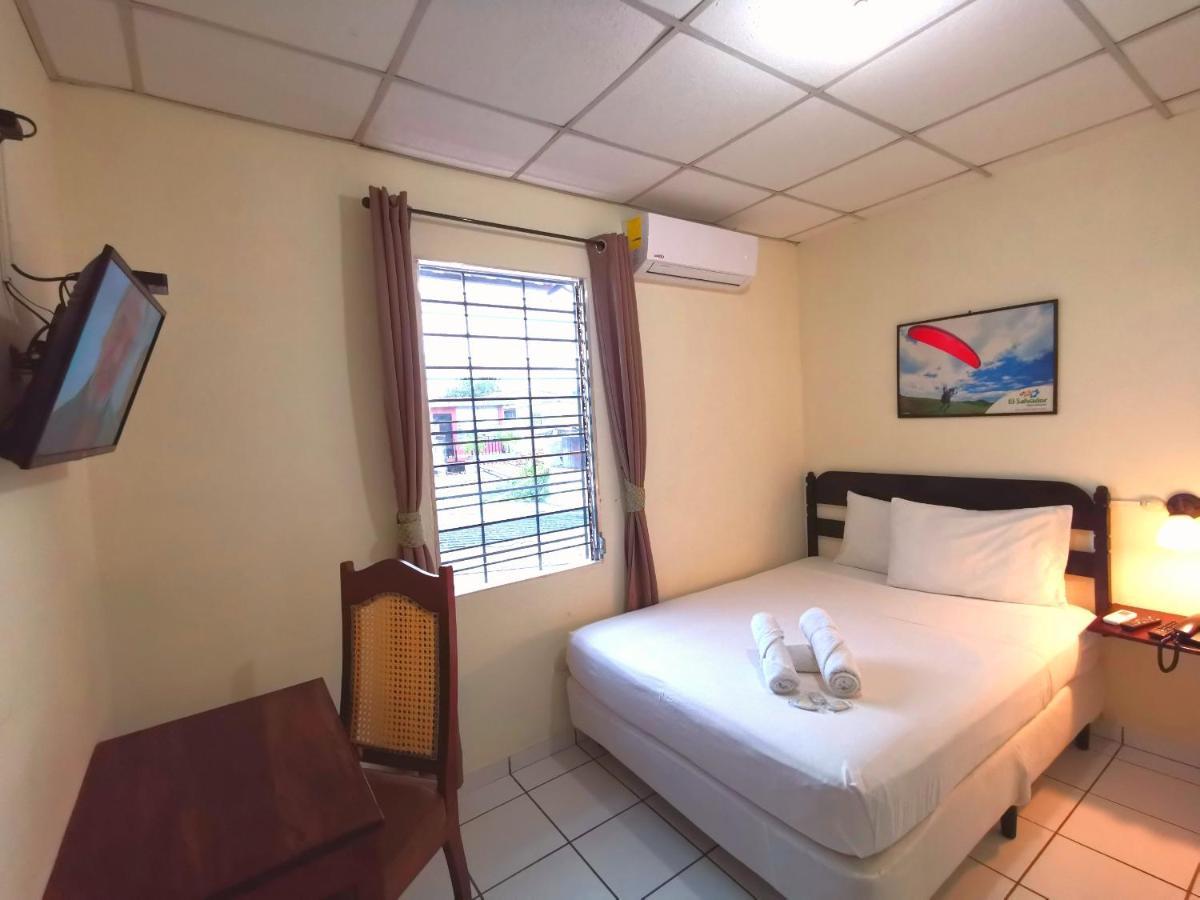סאן סלבדור Hotel Armonia Hostal מראה חיצוני תמונה