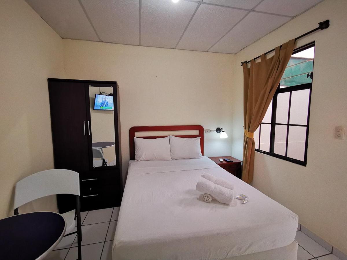 סאן סלבדור Hotel Armonia Hostal מראה חיצוני תמונה