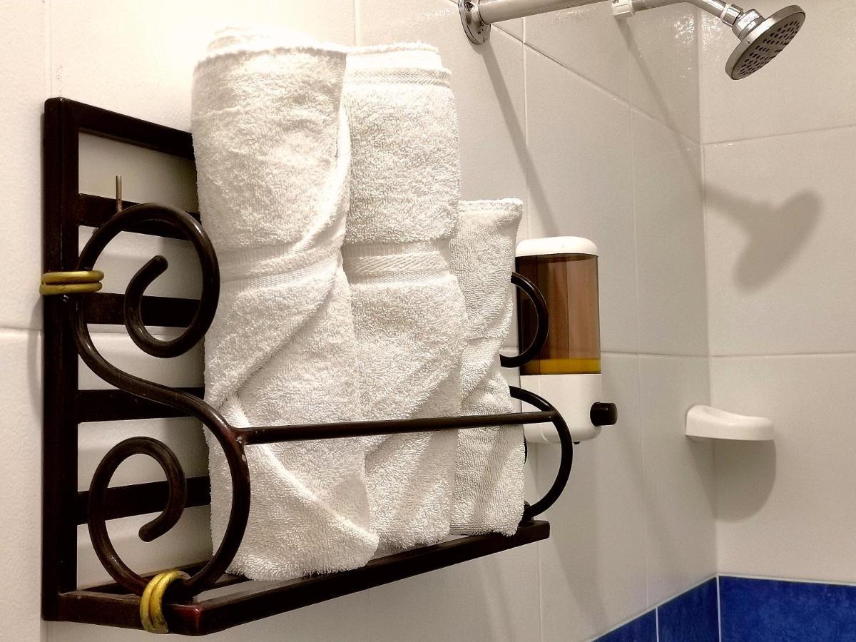 סאן סלבדור Hotel Armonia Hostal מראה חיצוני תמונה