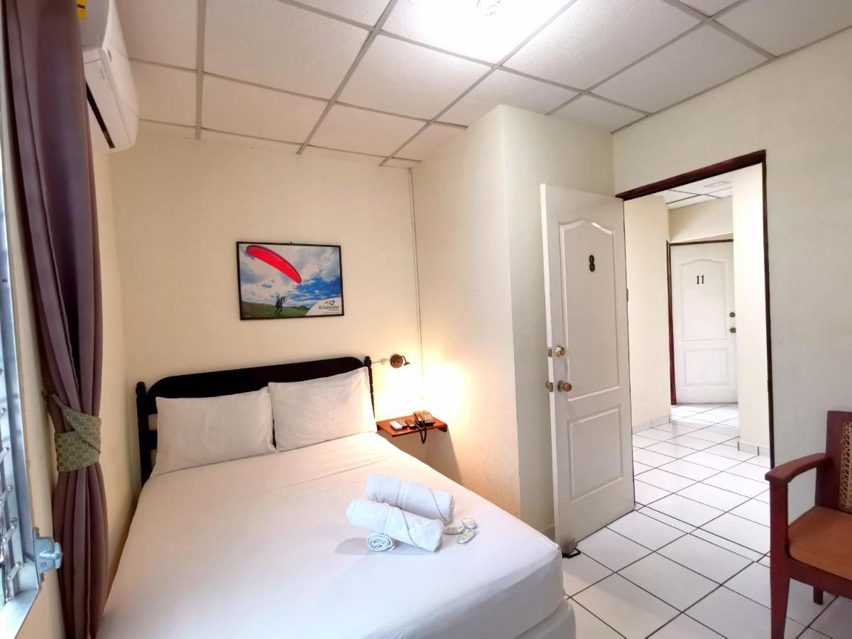 סאן סלבדור Hotel Armonia Hostal מראה חיצוני תמונה