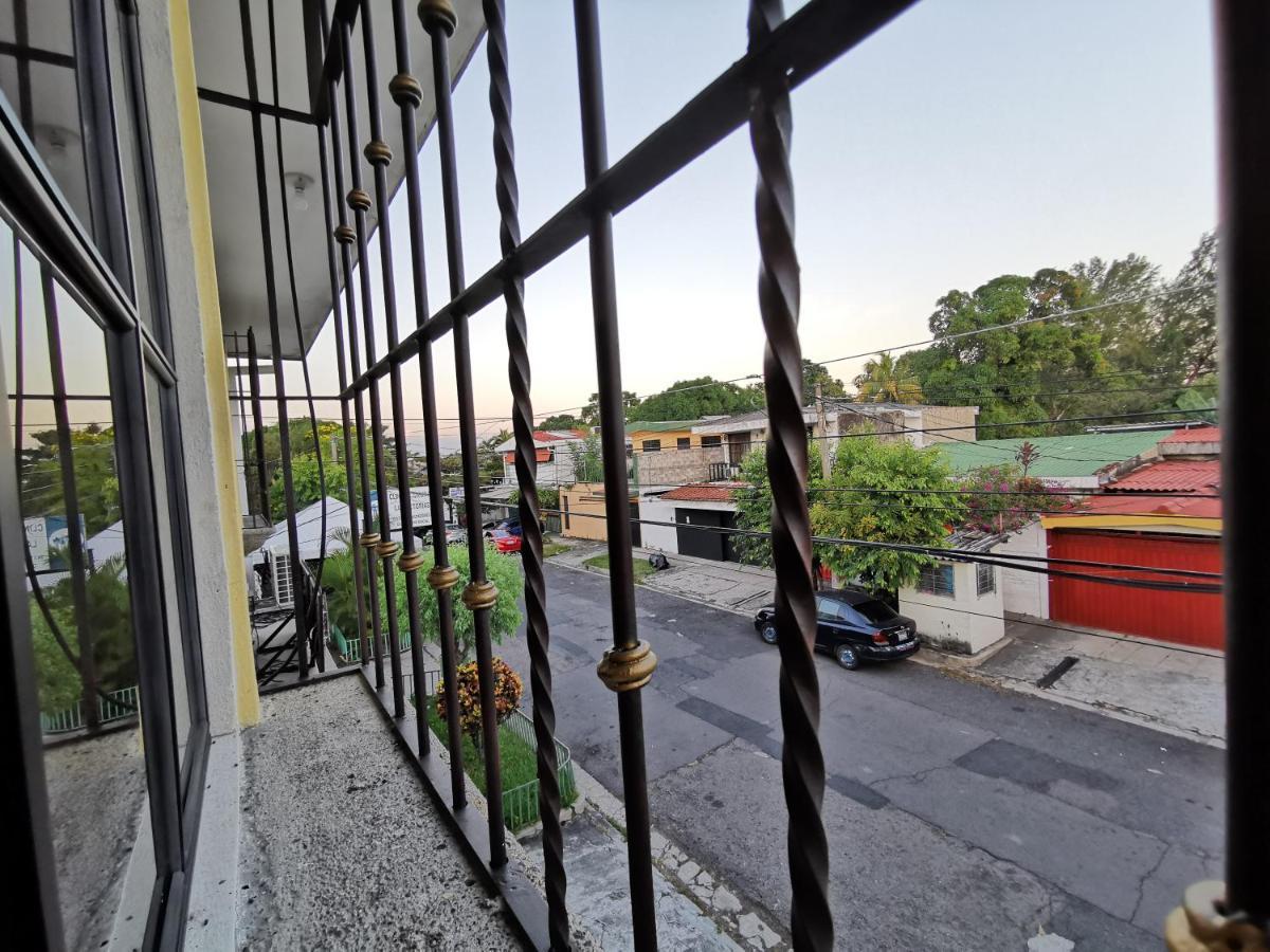 סאן סלבדור Hotel Armonia Hostal מראה חיצוני תמונה