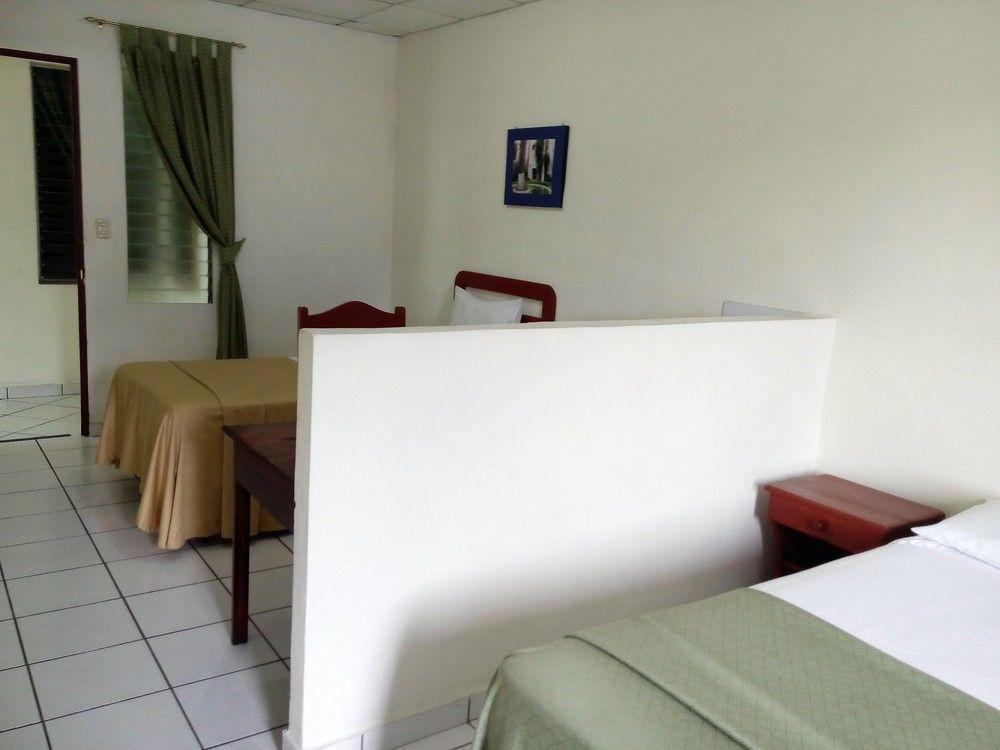 סאן סלבדור Hotel Armonia Hostal מראה חיצוני תמונה