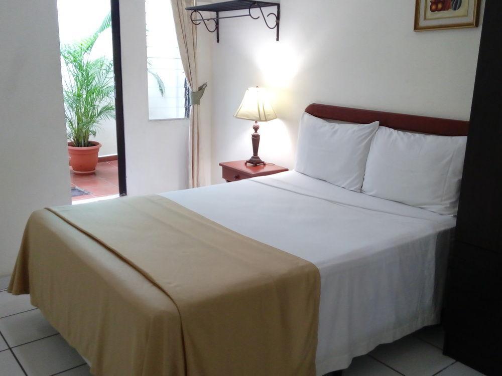 סאן סלבדור Hotel Armonia Hostal מראה חיצוני תמונה