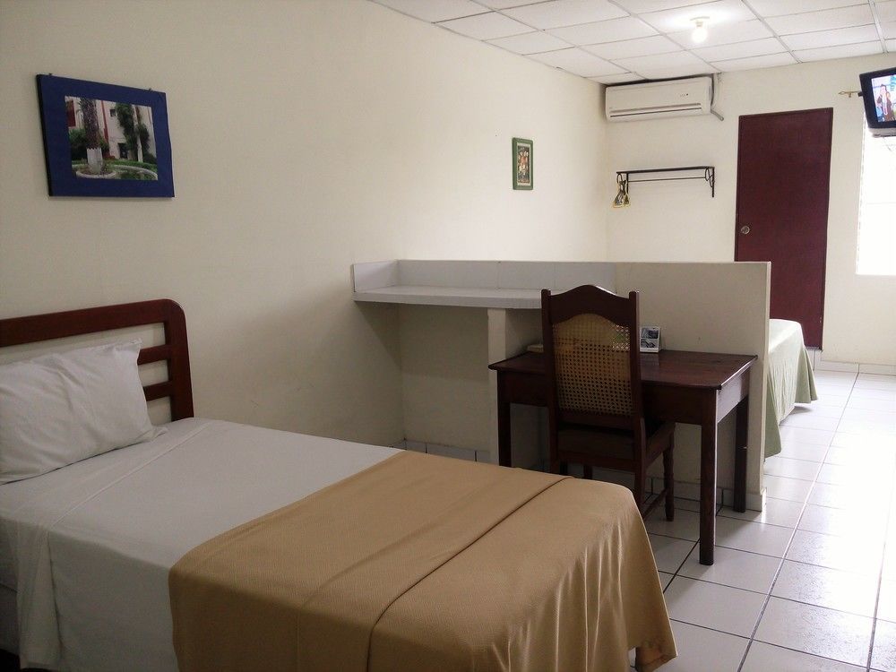 סאן סלבדור Hotel Armonia Hostal מראה חיצוני תמונה