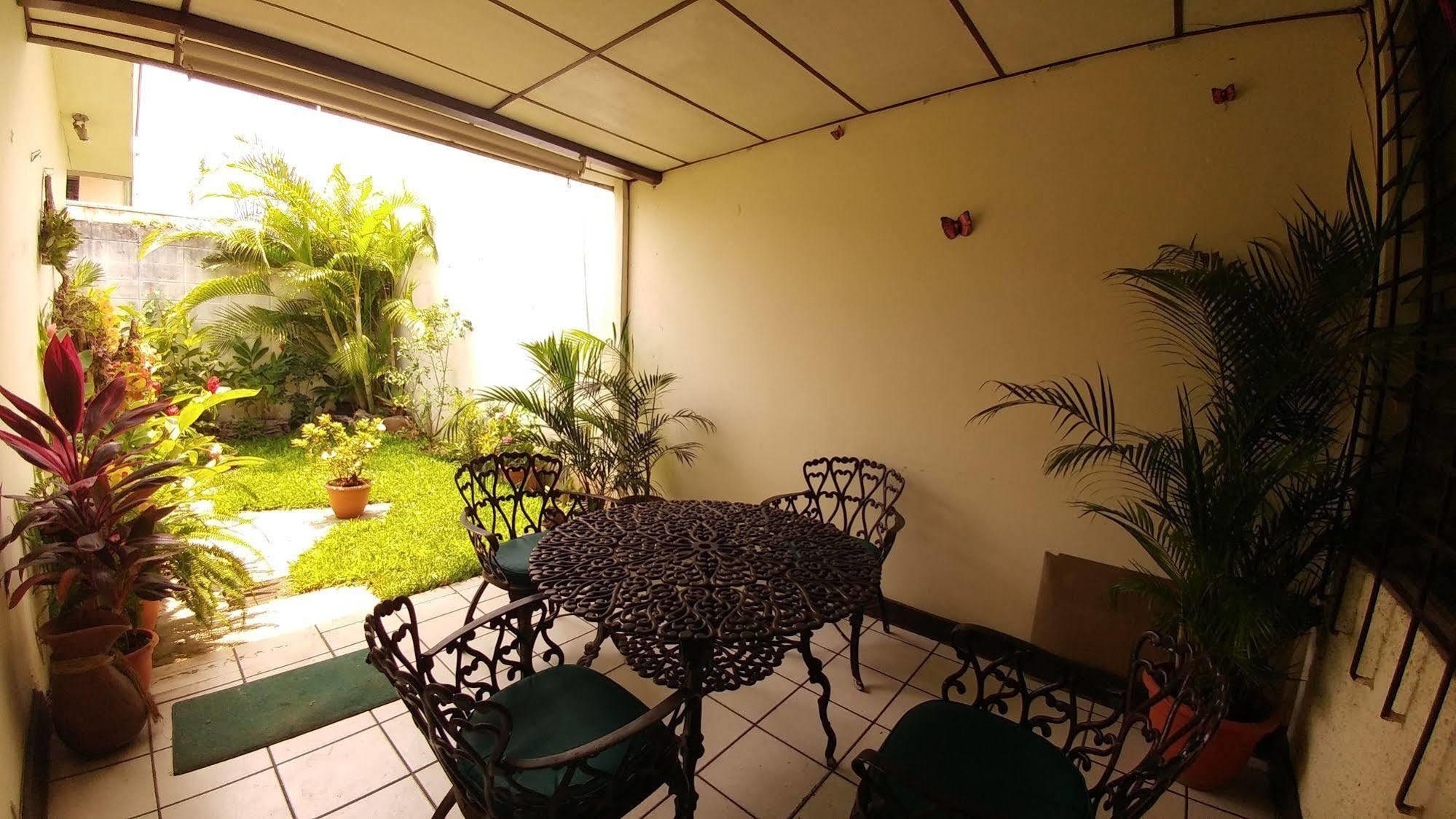 סאן סלבדור Hotel Armonia Hostal מראה חיצוני תמונה