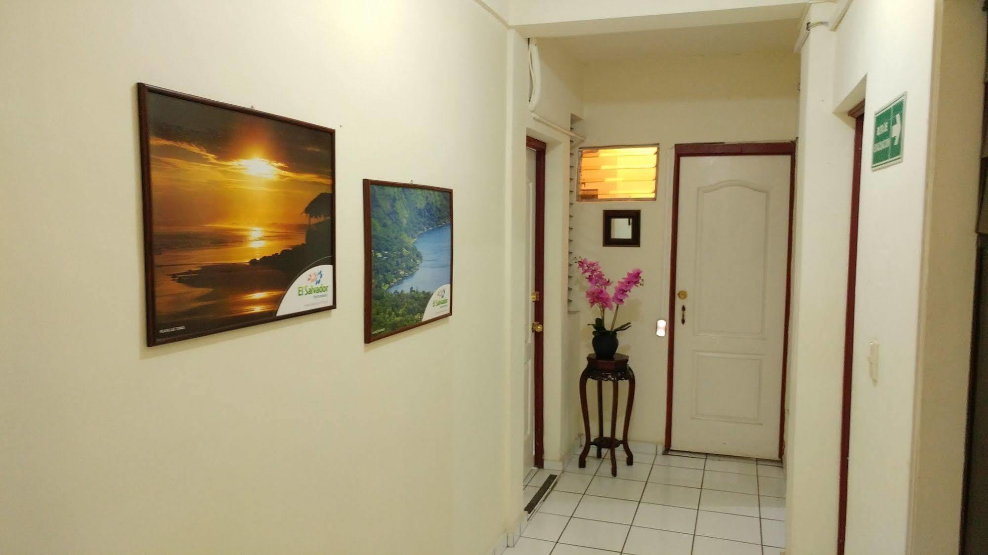 סאן סלבדור Hotel Armonia Hostal מראה חיצוני תמונה
